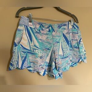 Lilly Pulitzer Dahlia shorts, size large. Light Lilac Verbena Aboat Time print